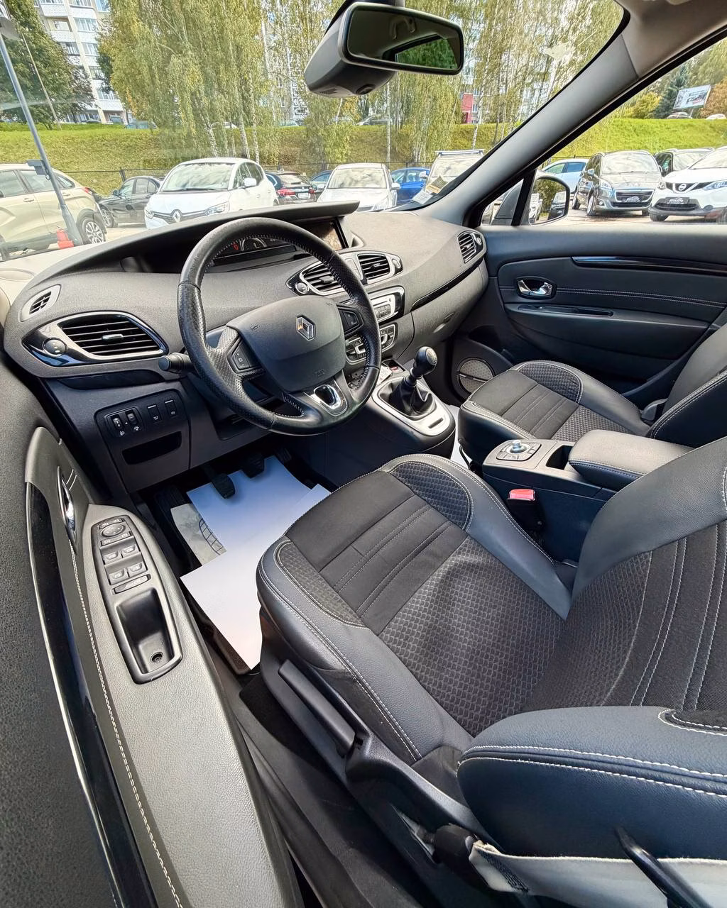 Renault Scenic фото 10