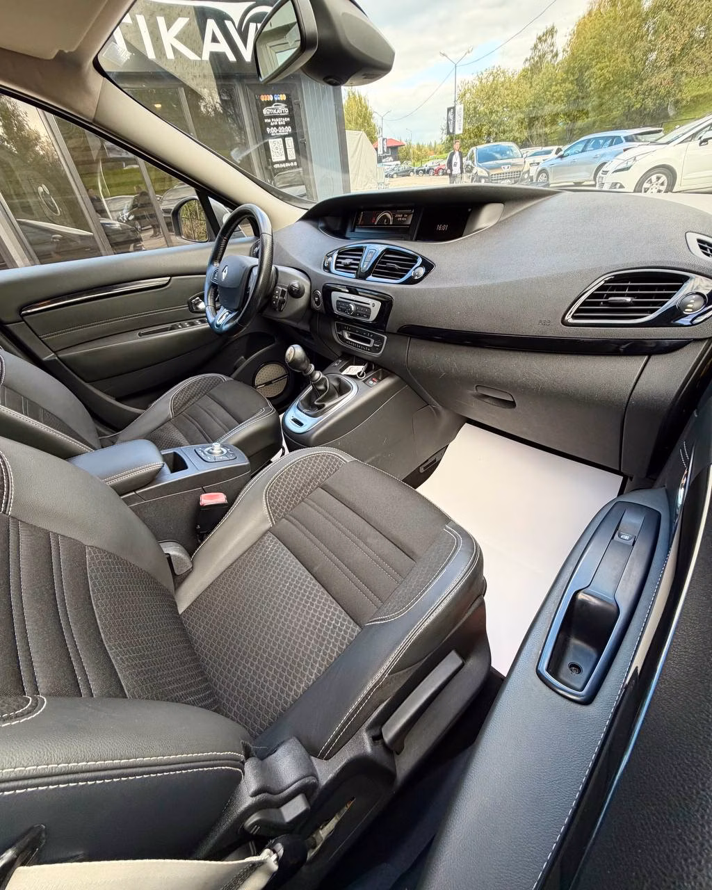 Renault Scenic фото 11