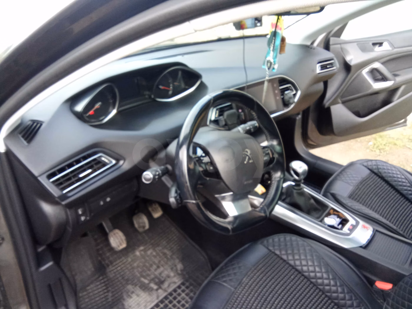 Peugeot 308 фото 6