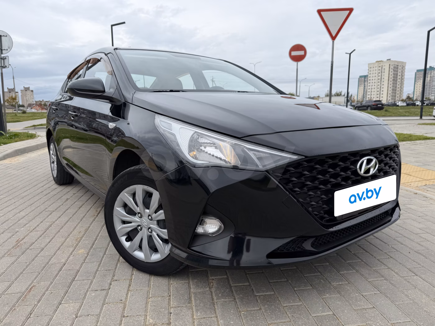 Hyundai Accent фото 2
