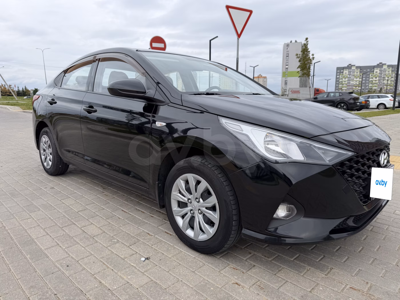 Hyundai Accent фото 7