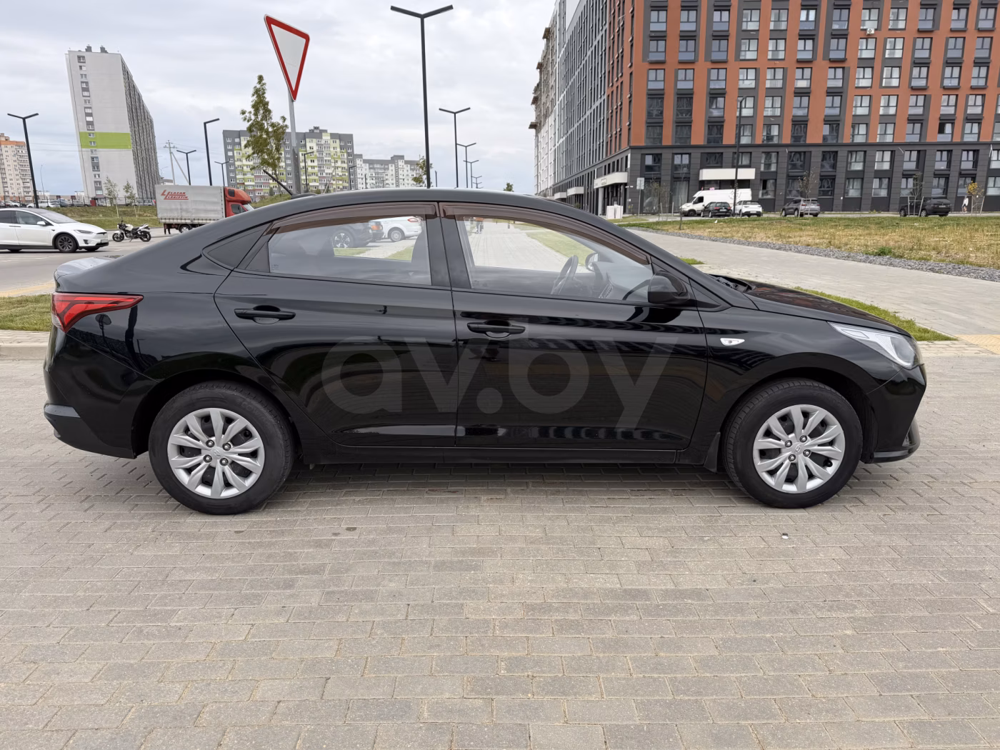 Hyundai Accent фото 9