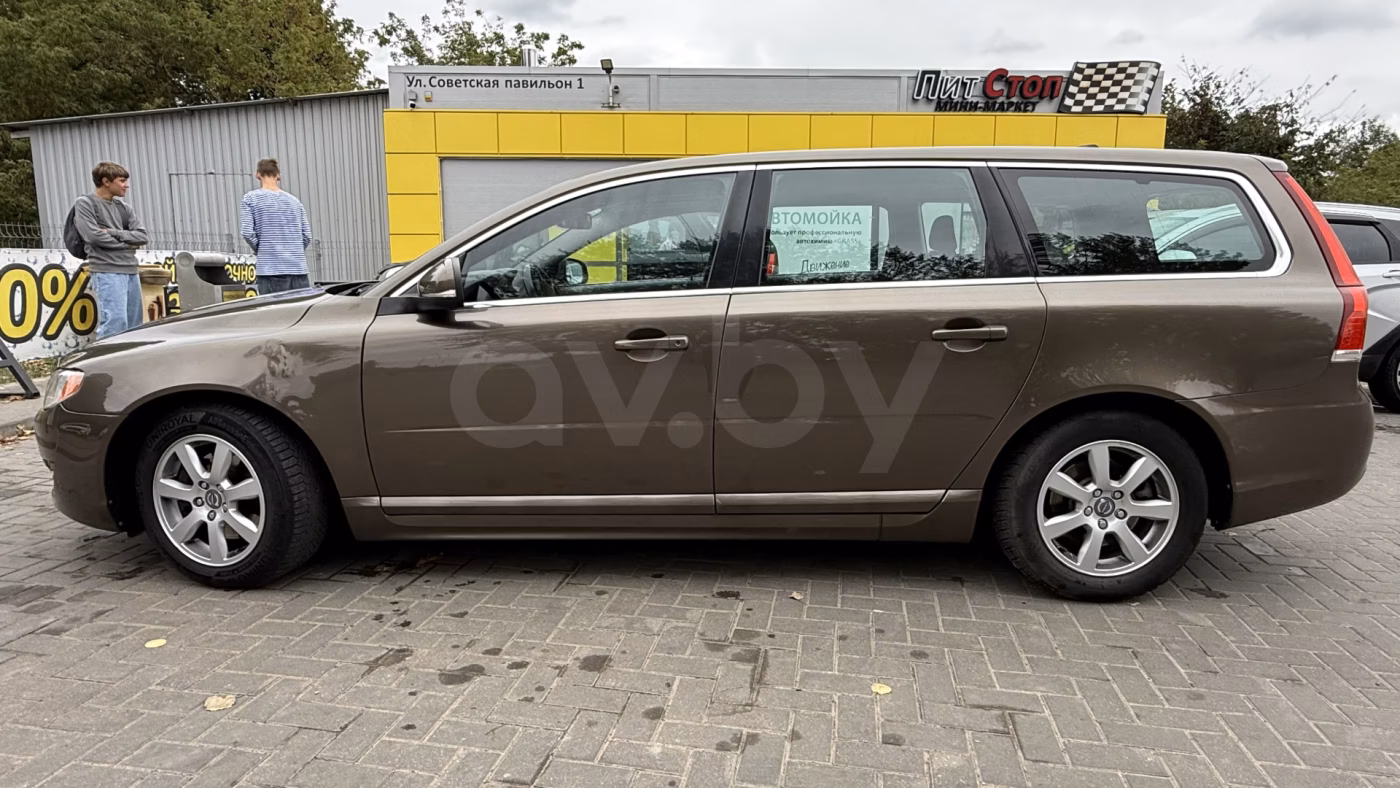Volvo V70 фото 7