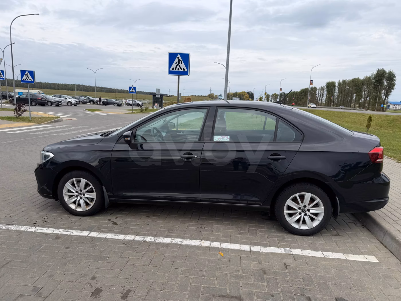 Volkswagen Polo Sedan фото 7
