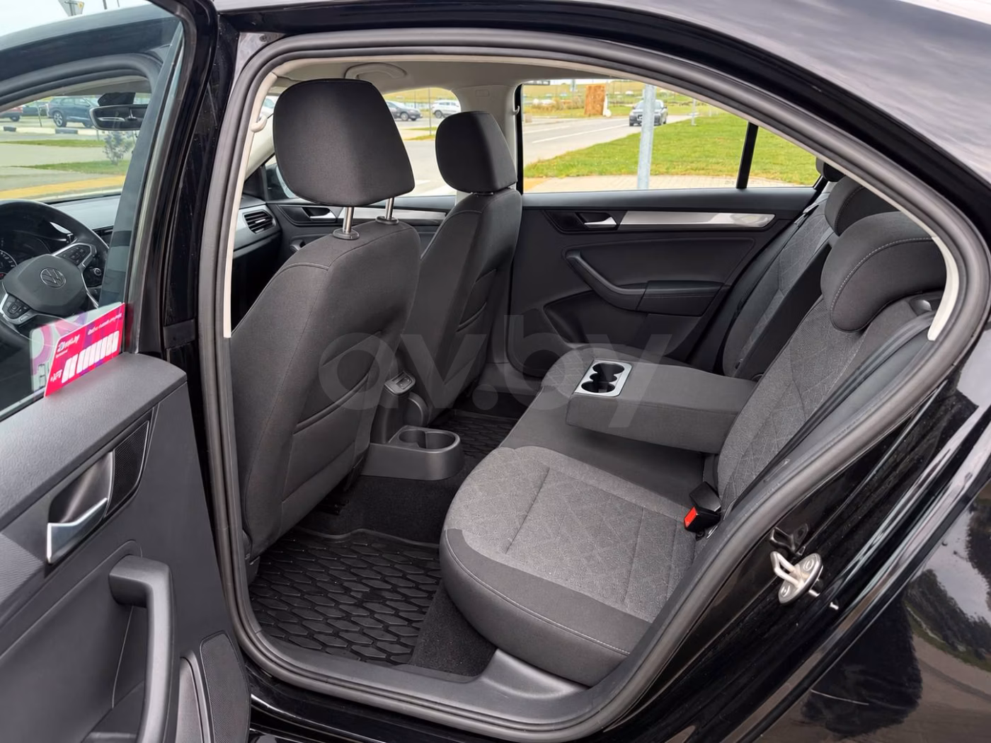 Volkswagen Polo Sedan фото 12