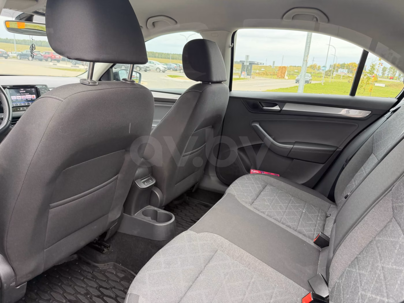 Volkswagen Polo Sedan фото 13