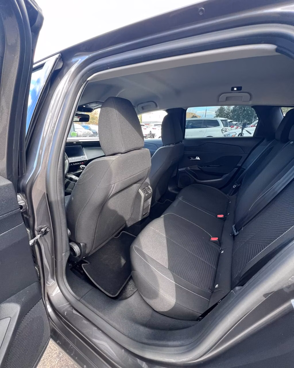 Peugeot 308 фото 11