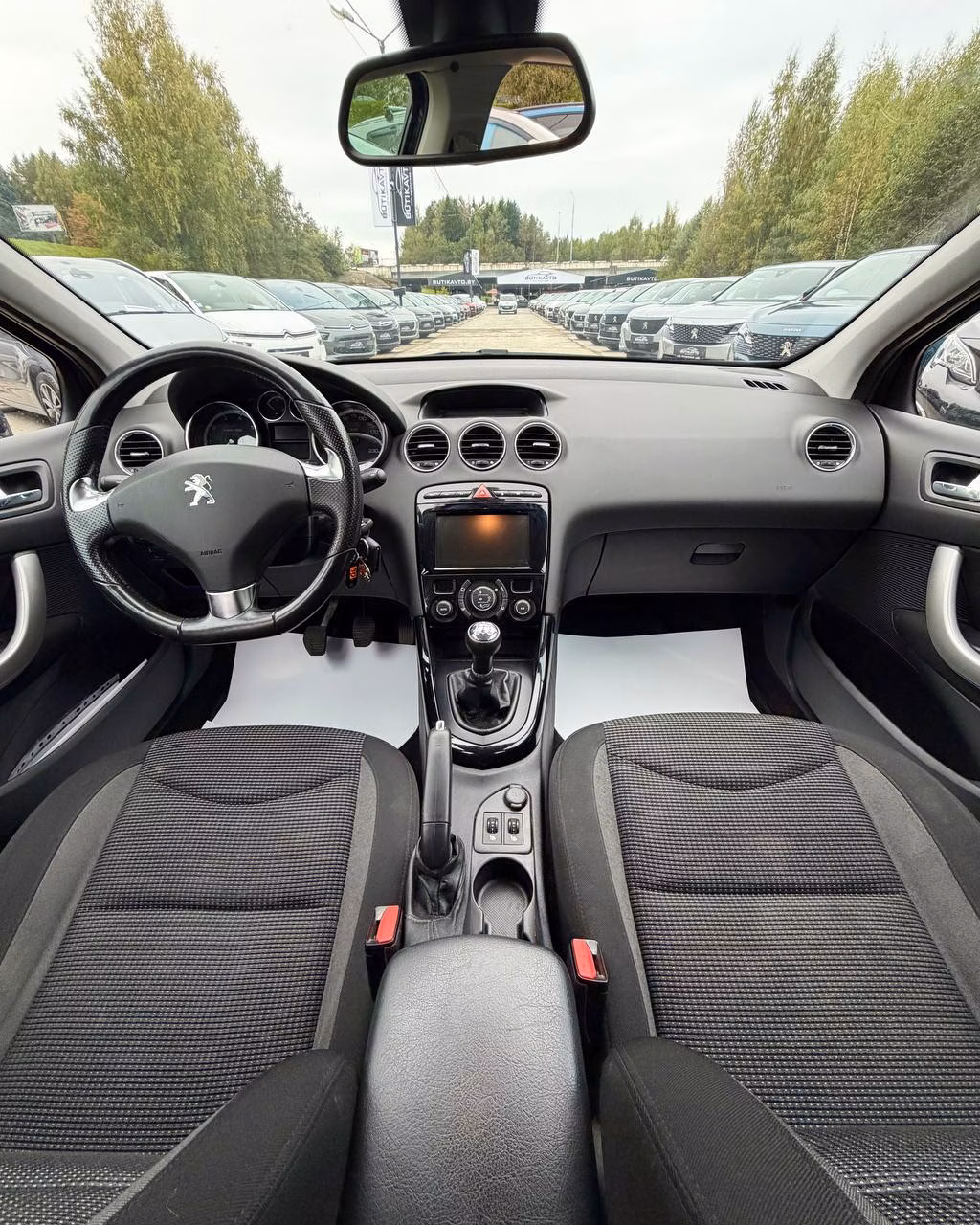 Peugeot 408 фото 9