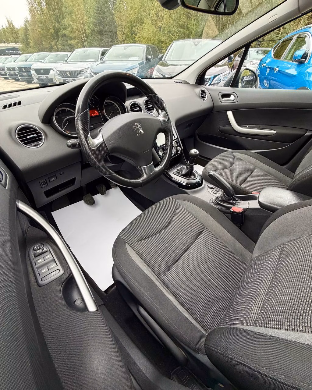 Peugeot 408 фото 10