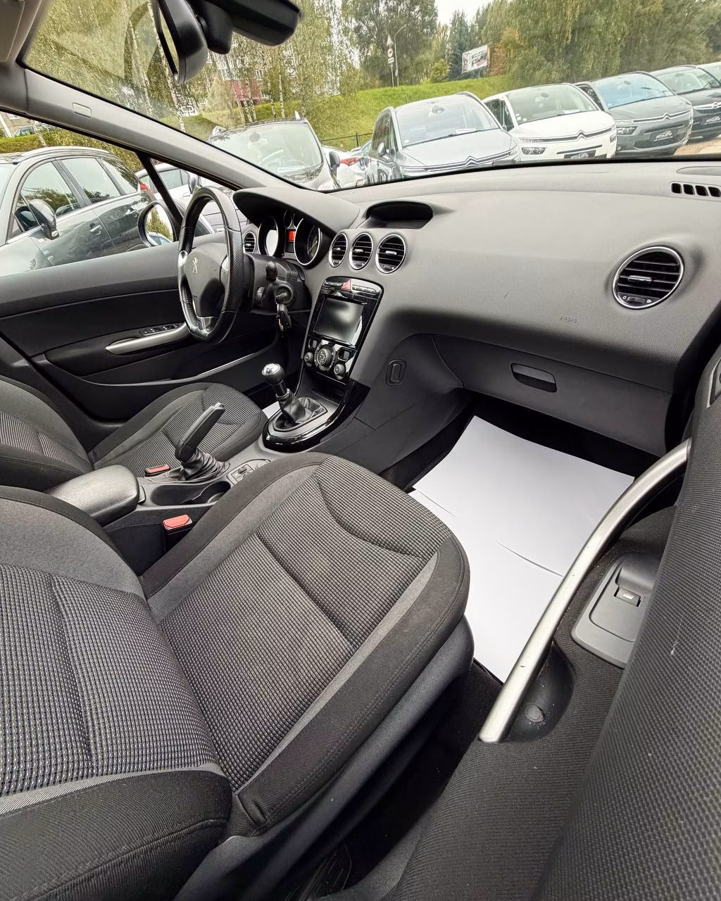 Peugeot 408 фото 11