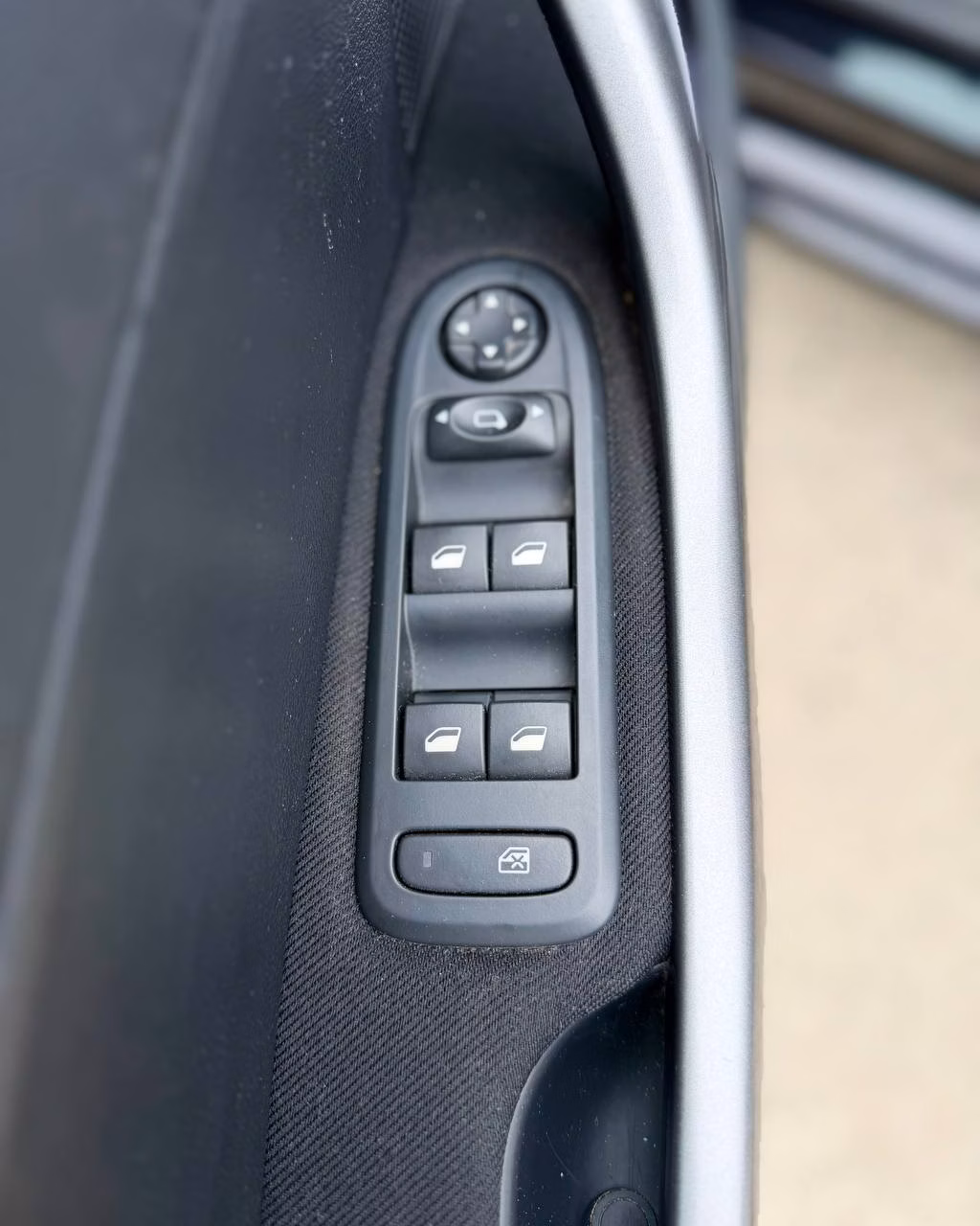 Peugeot 408 фото 12