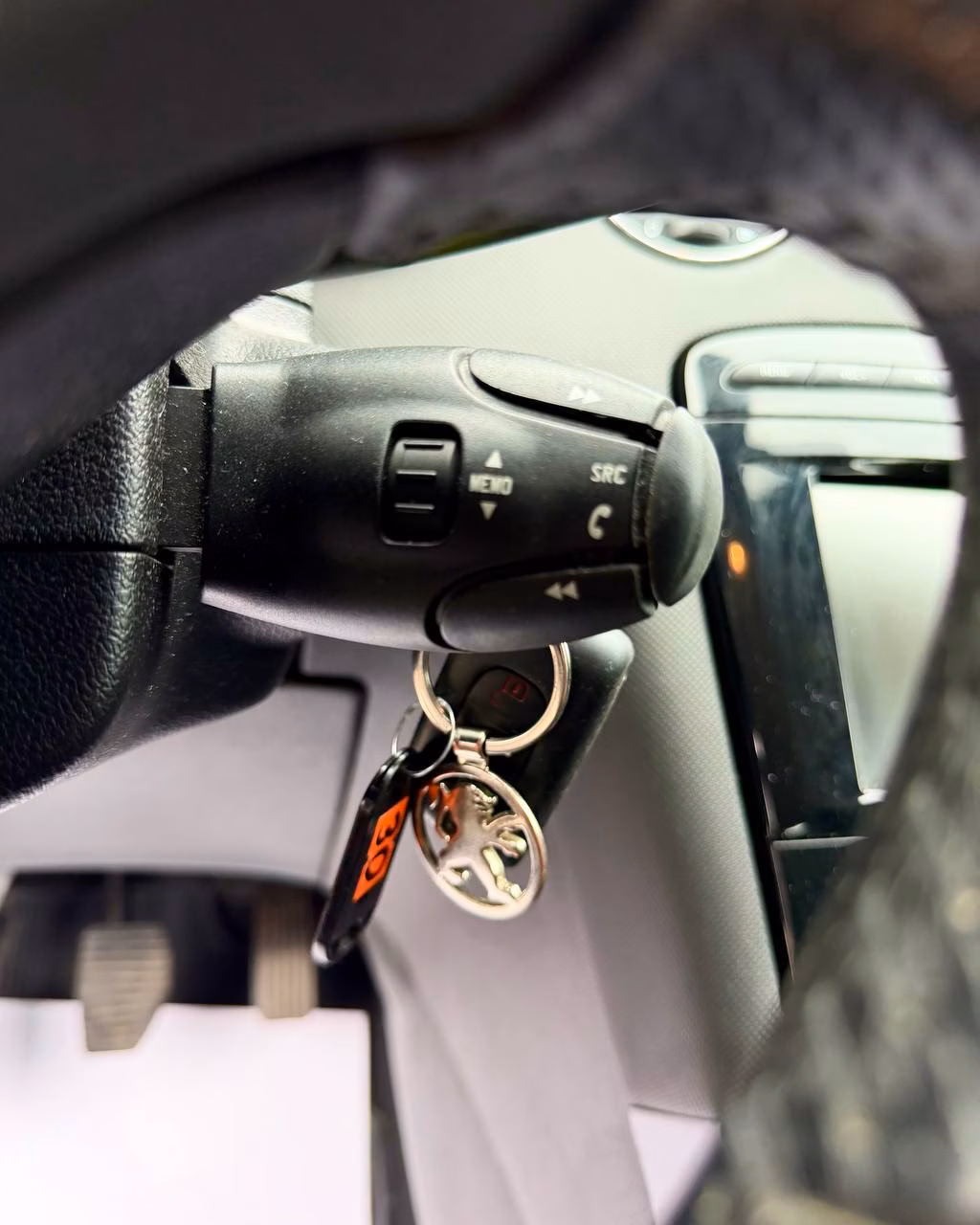 Peugeot 408 фото 15