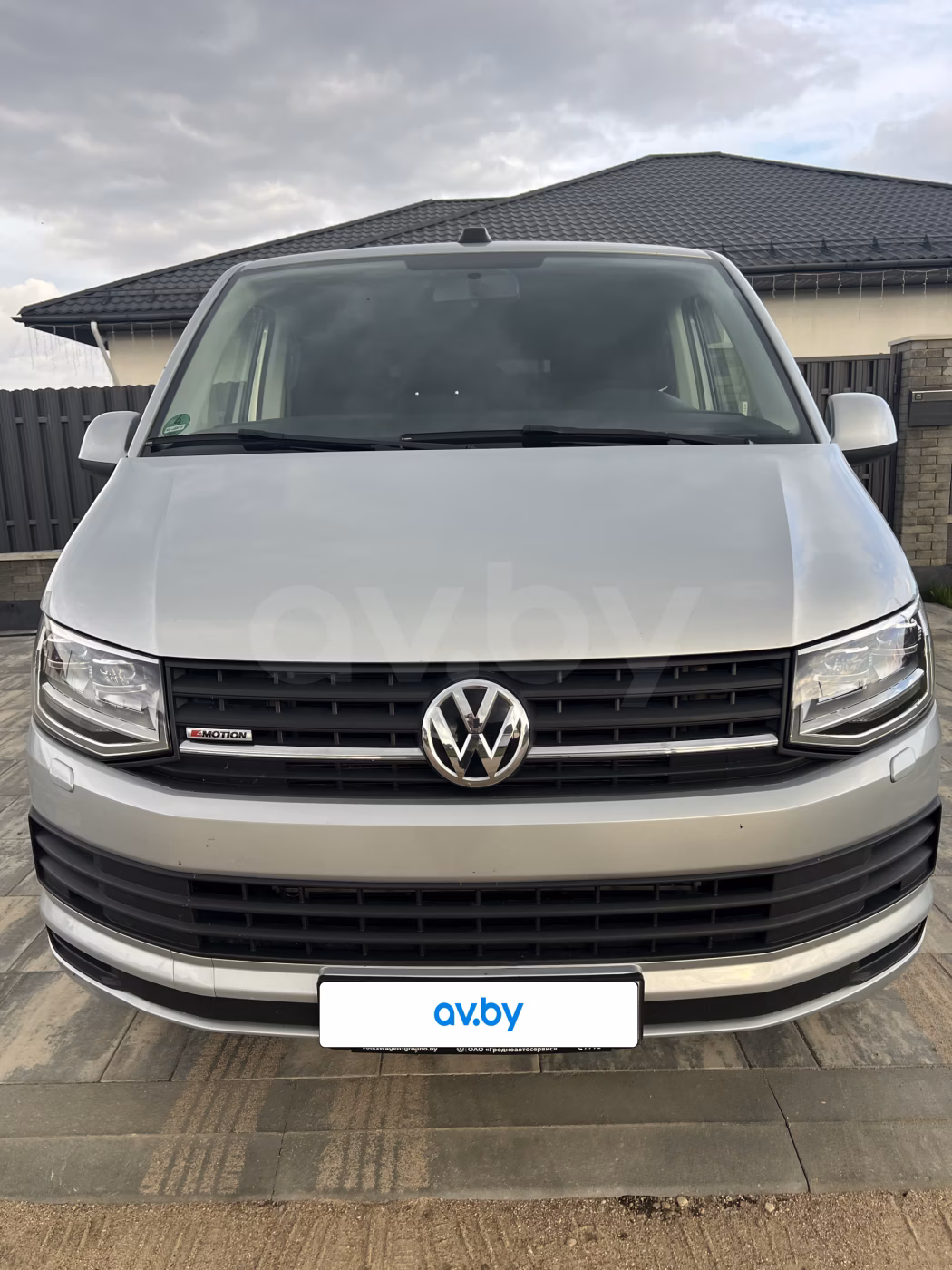 Volkswagen Caravelle фото 2