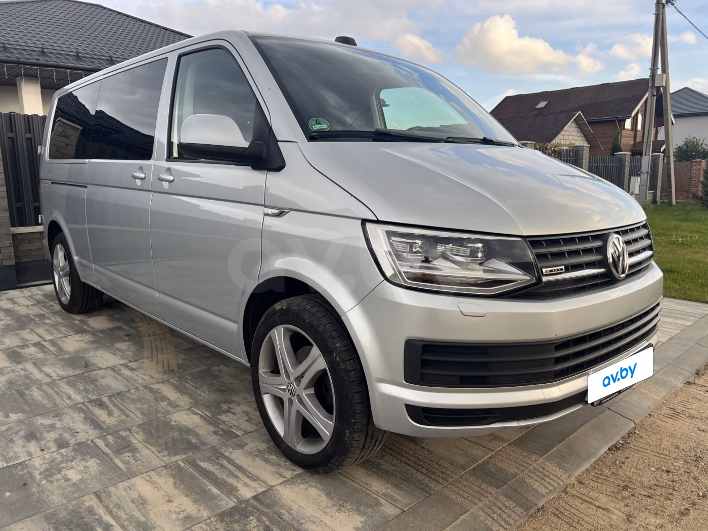 Volkswagen Caravelle фото 3