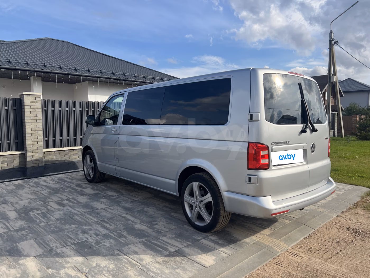 Volkswagen Caravelle фото 8