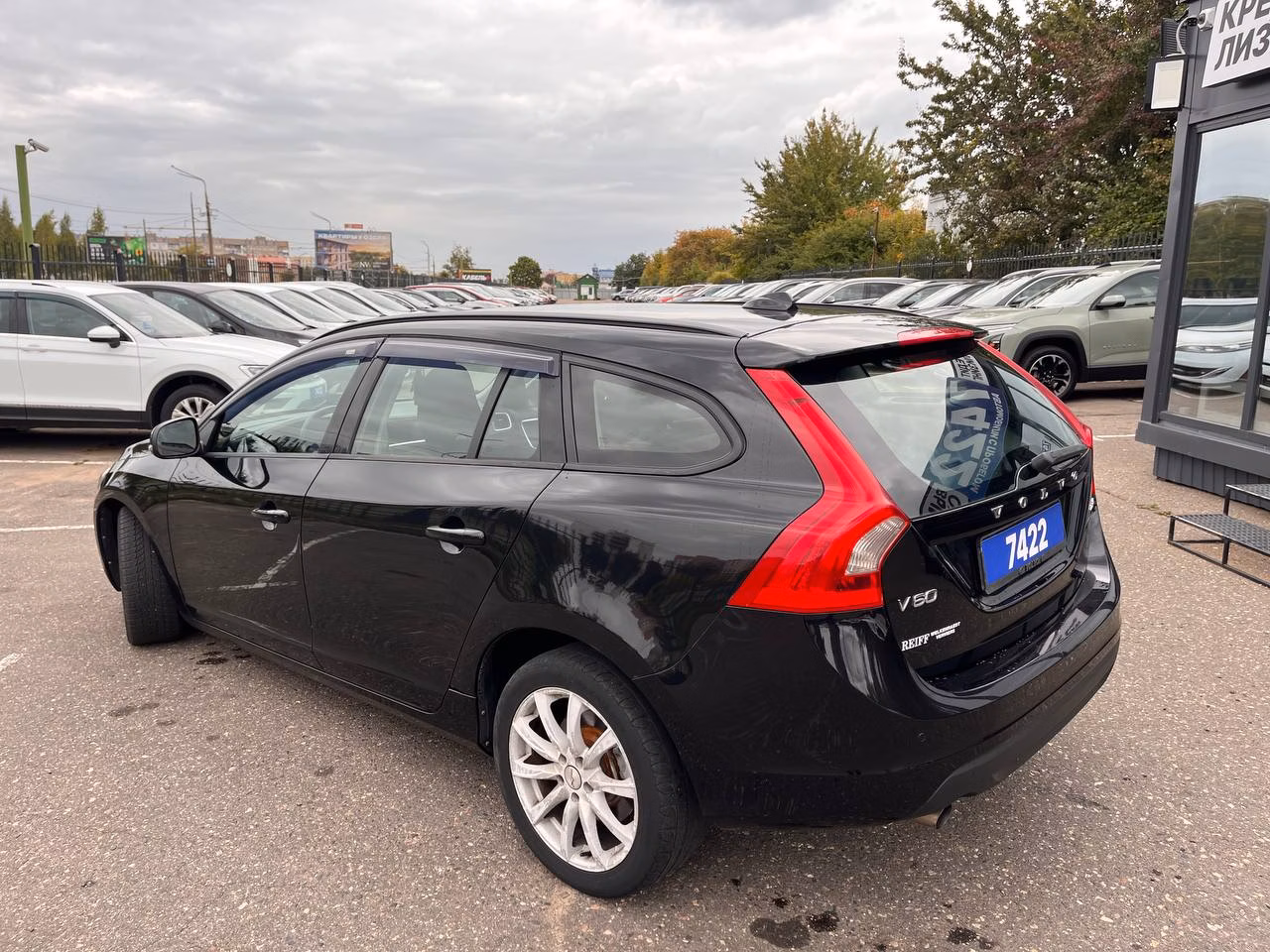 Volvo V60 фото 7