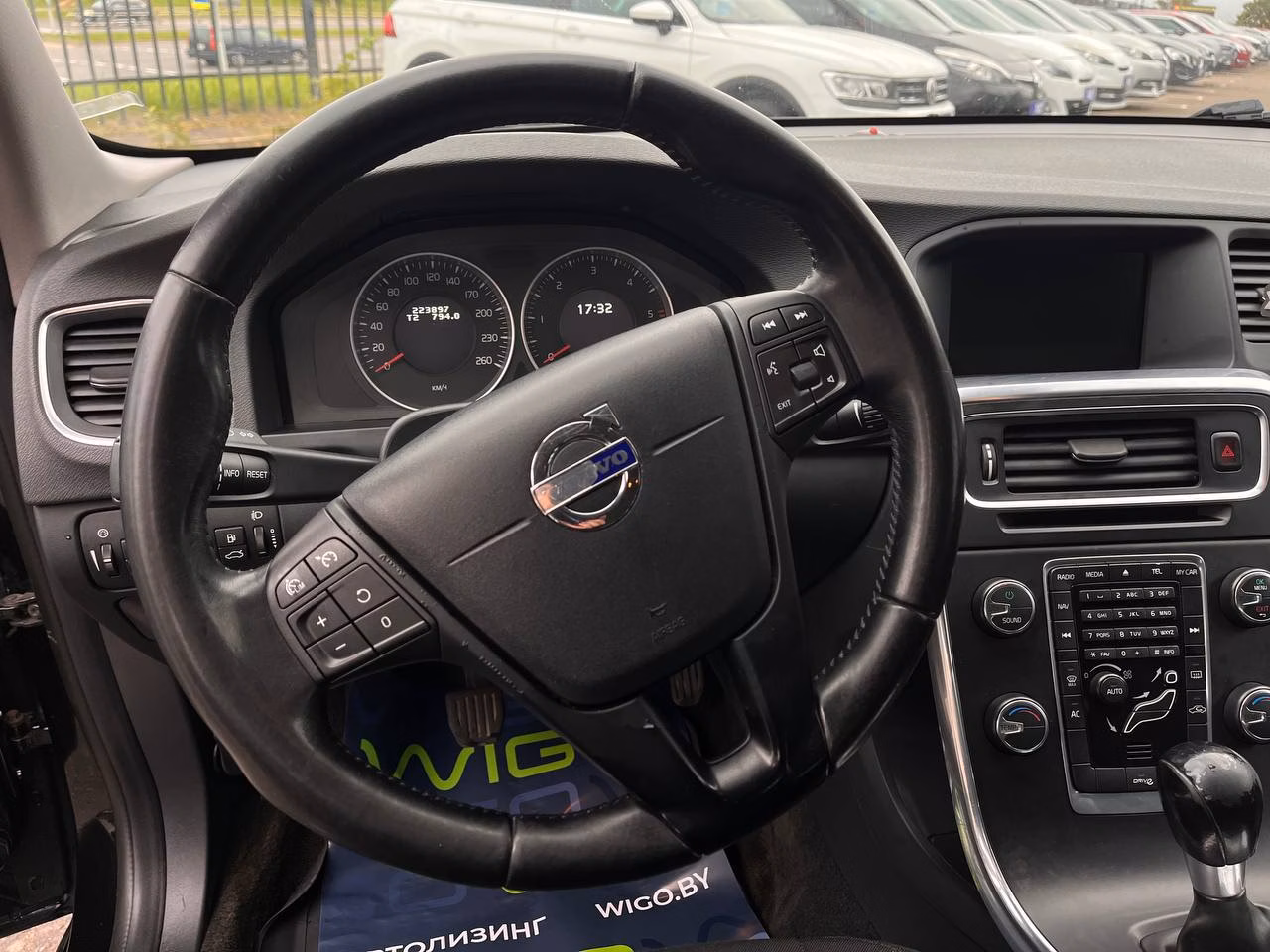 Volvo V60 фото 12