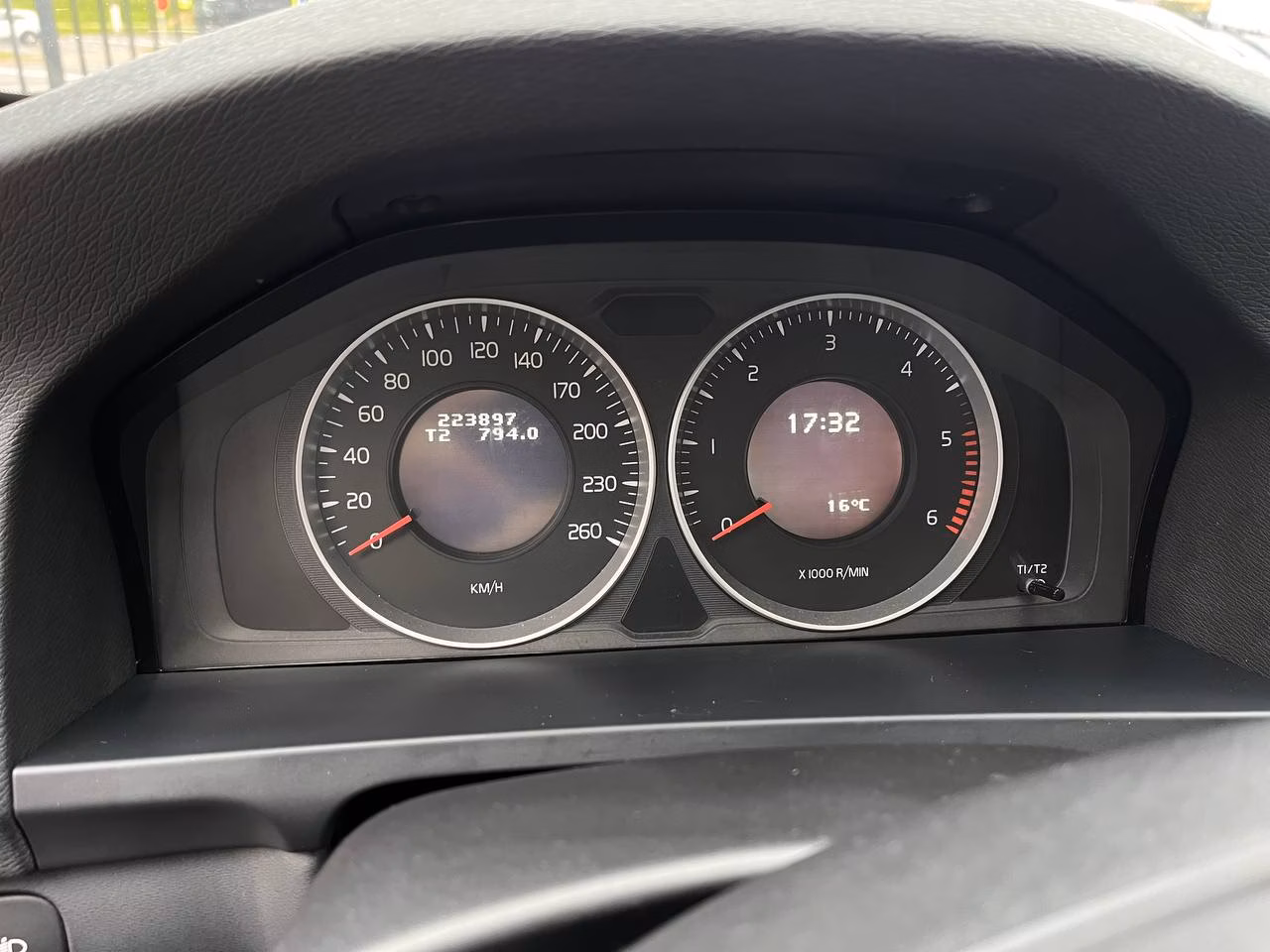 Volvo V60 фото 13