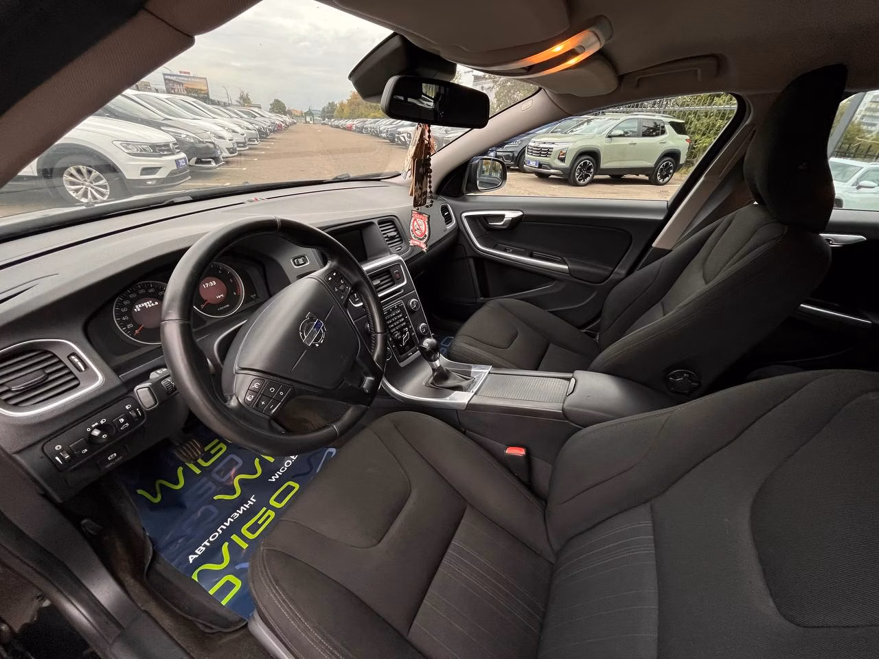 Volvo V60 фото 16