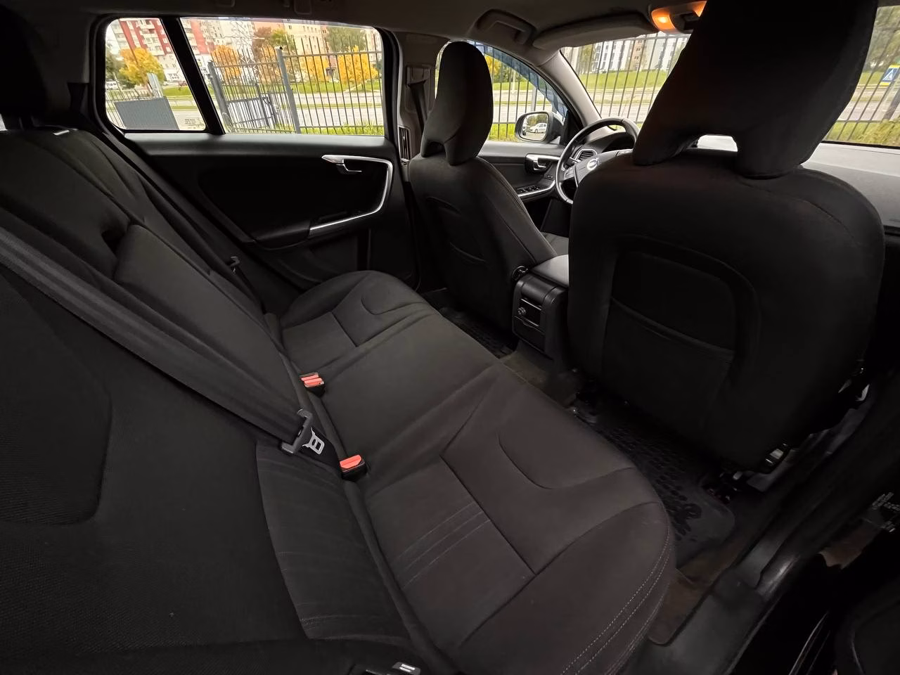 Volvo V60 фото 18