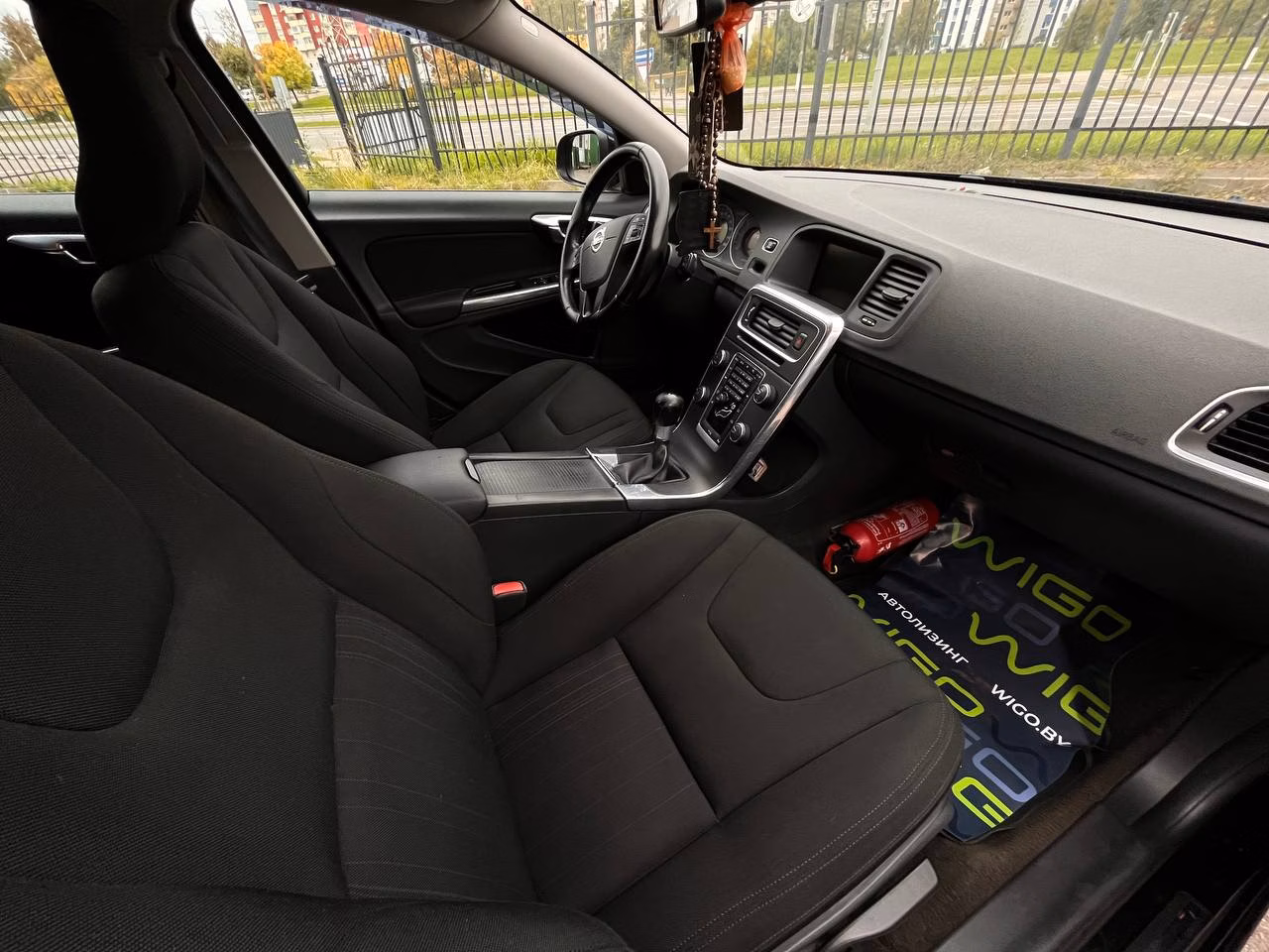 Volvo V60 фото 19