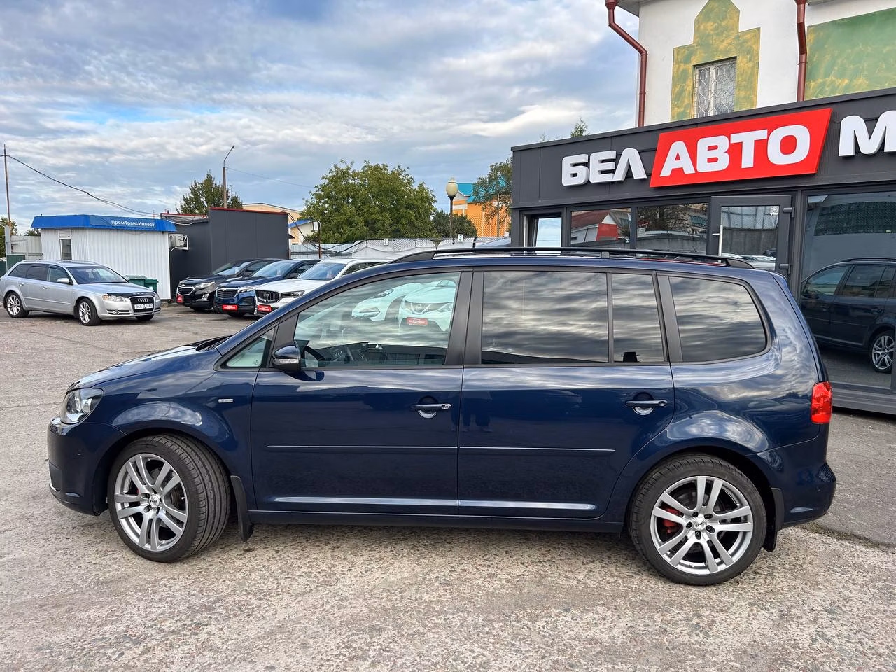 Volkswagen Touran фото 8