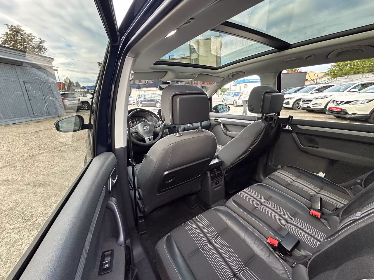 Volkswagen Touran фото 11