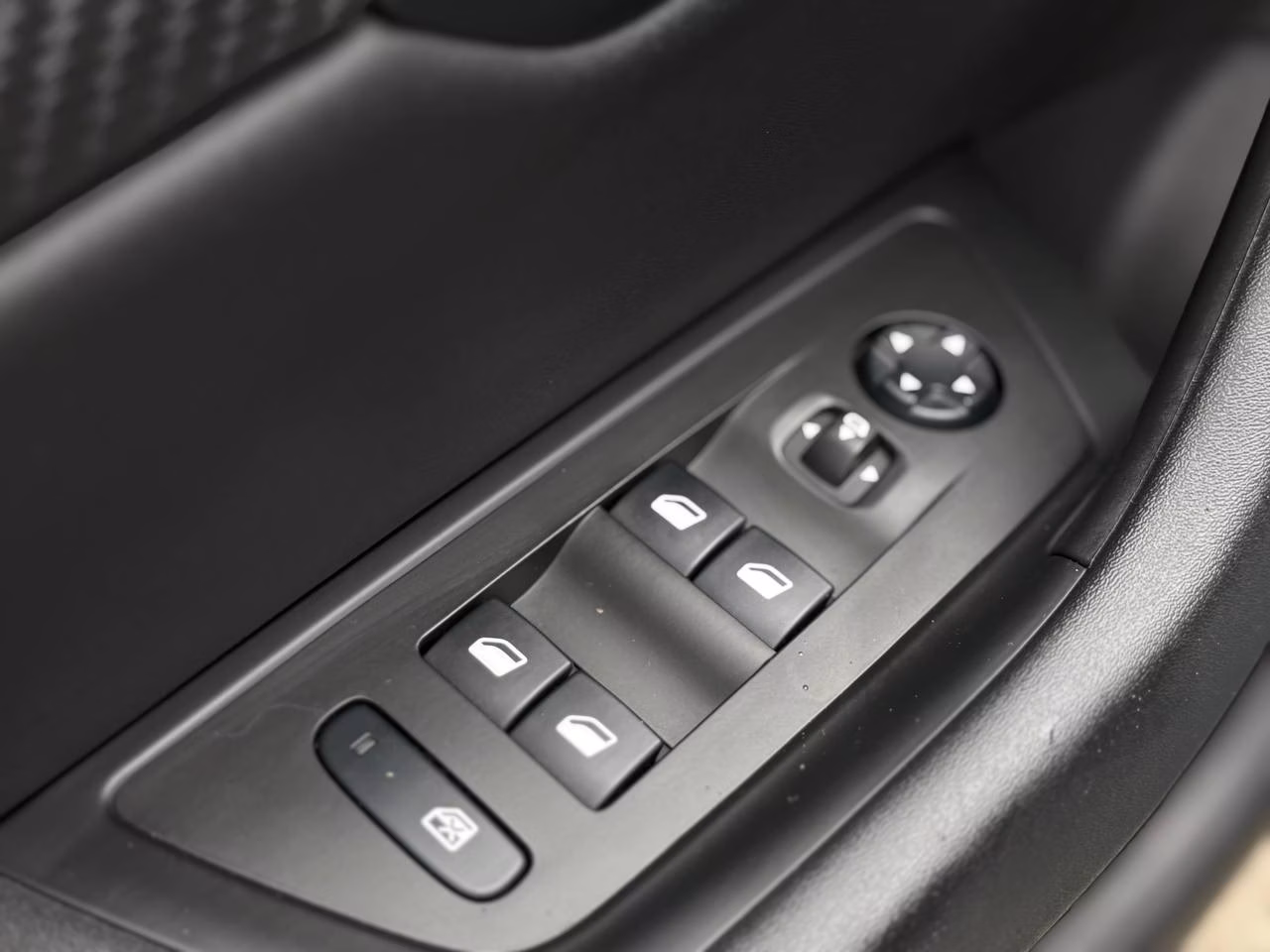 Peugeot 508 фото 9