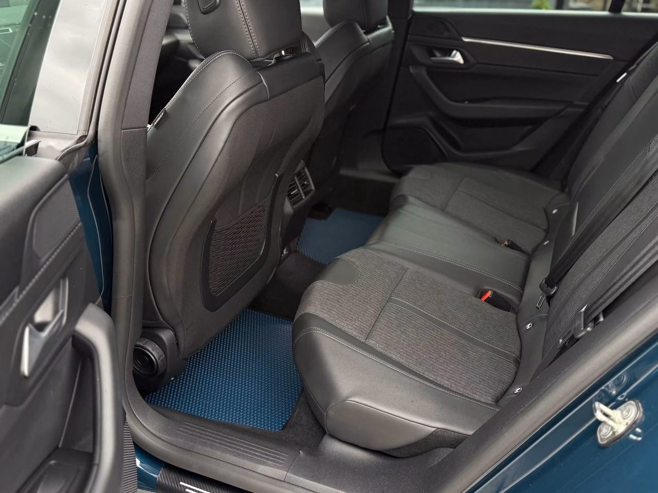 Peugeot 508 фото 17