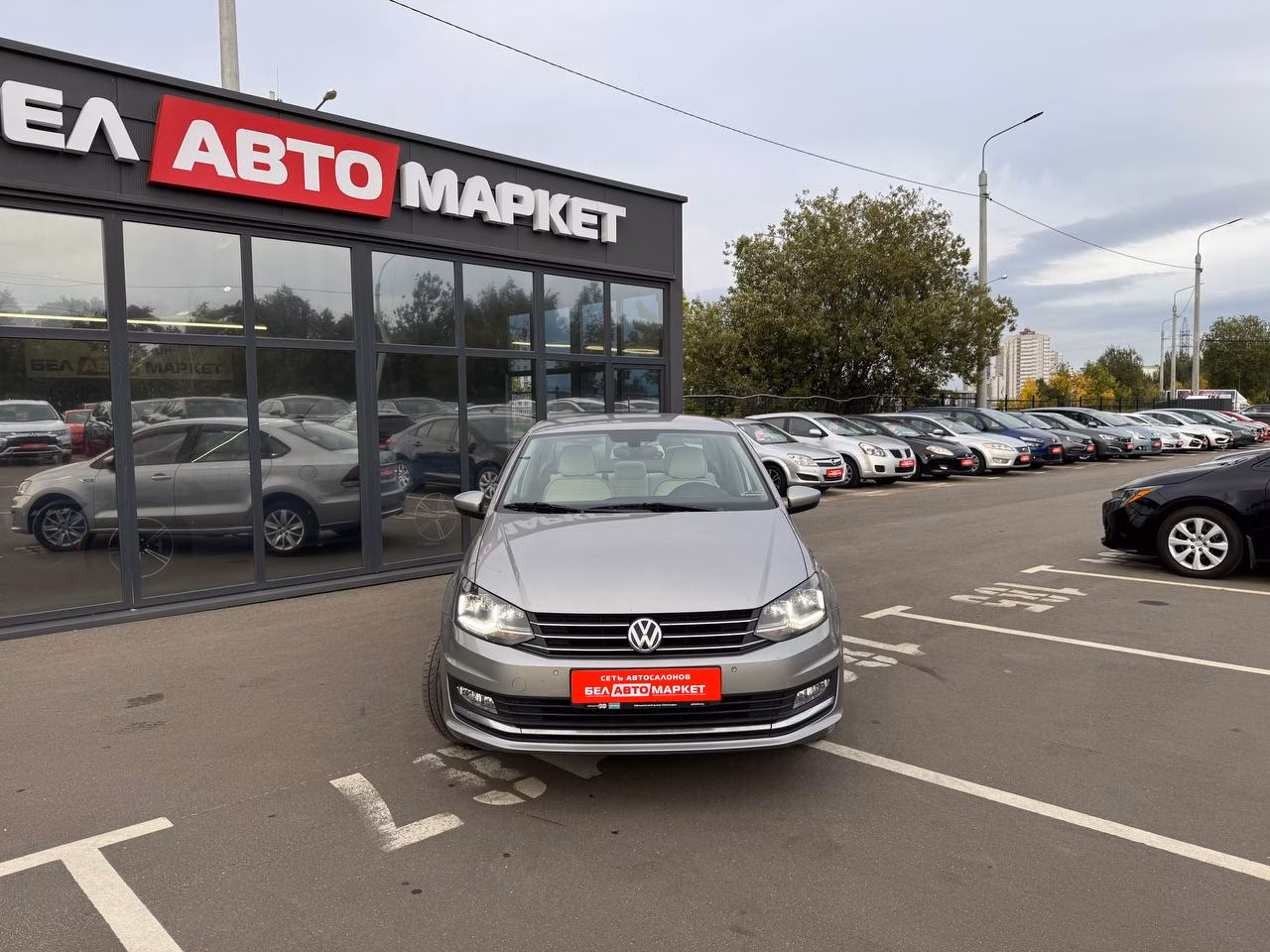 Volkswagen Polo Sedan фото 2