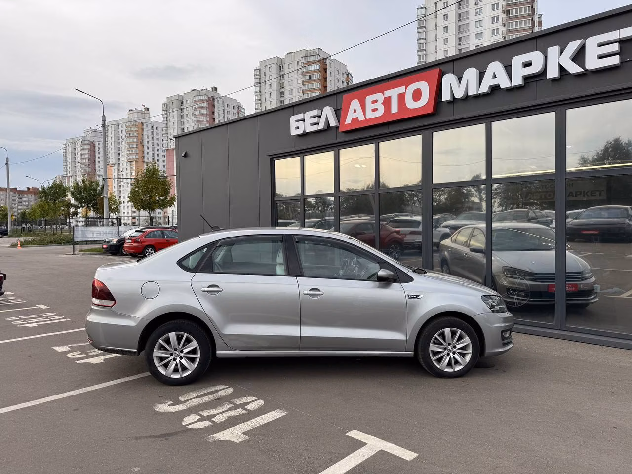 Volkswagen Polo Sedan фото 4
