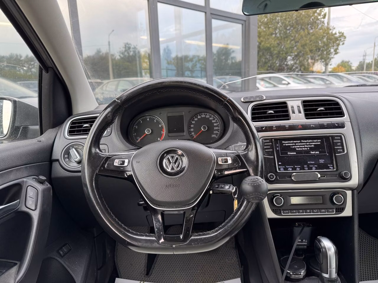 Volkswagen Polo Sedan фото 10