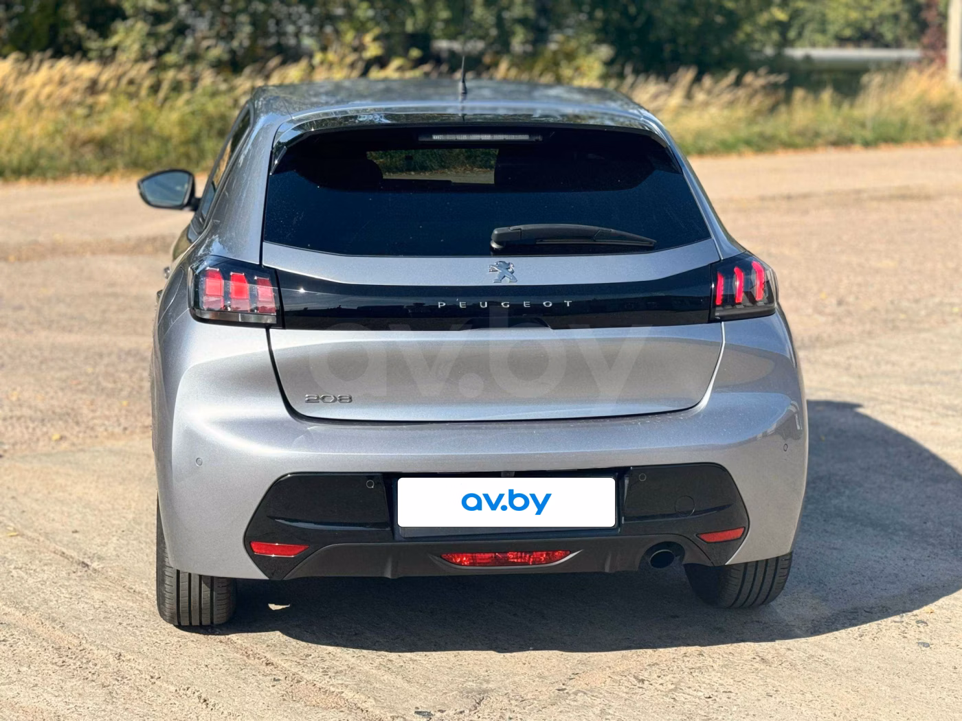 Peugeot 208 фото 4