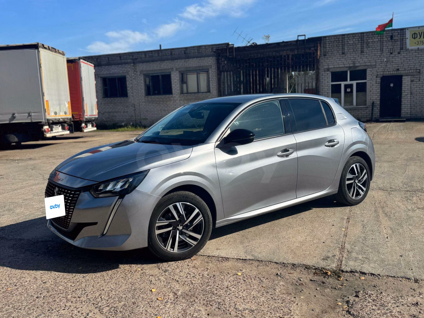 Peugeot 208 фото 5