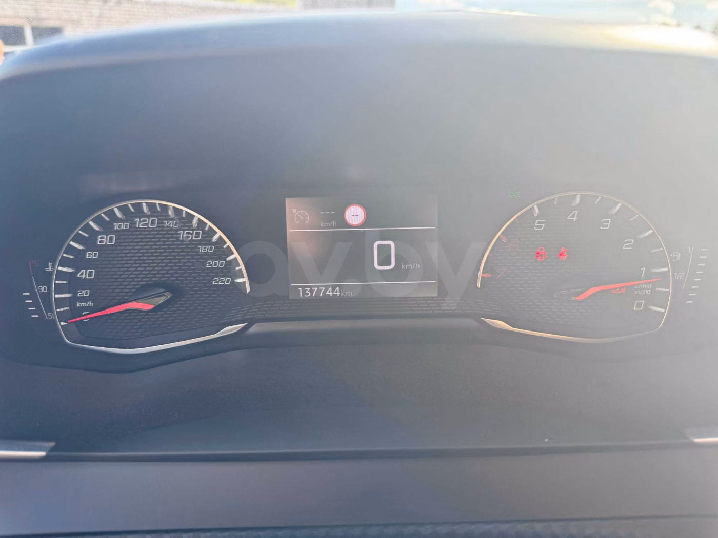 Peugeot 208 фото 11