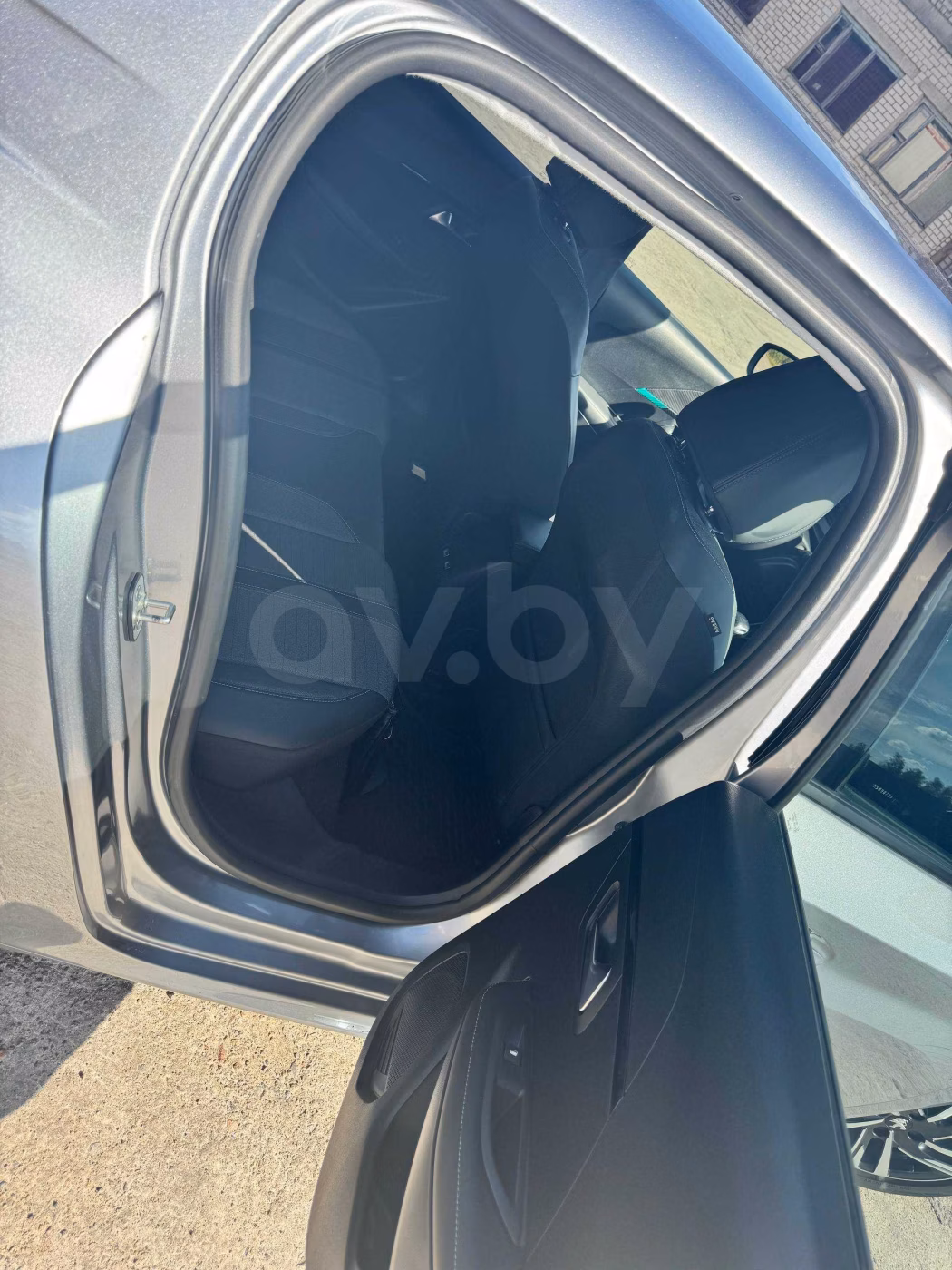 Peugeot 208 фото 14