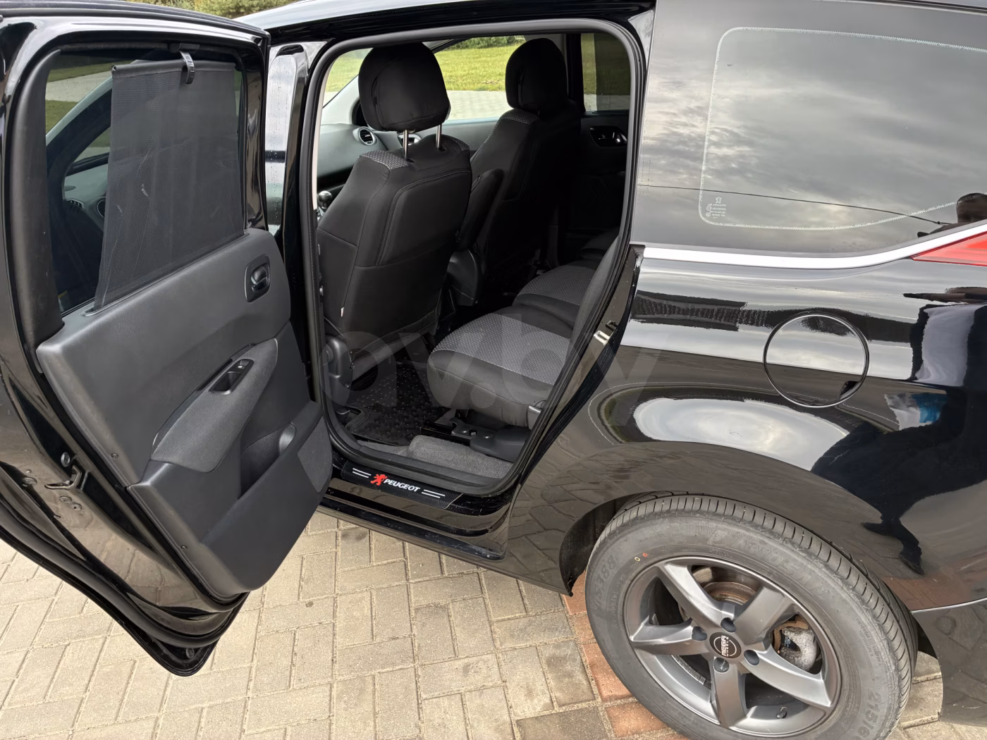 Peugeot 5008 фото 11