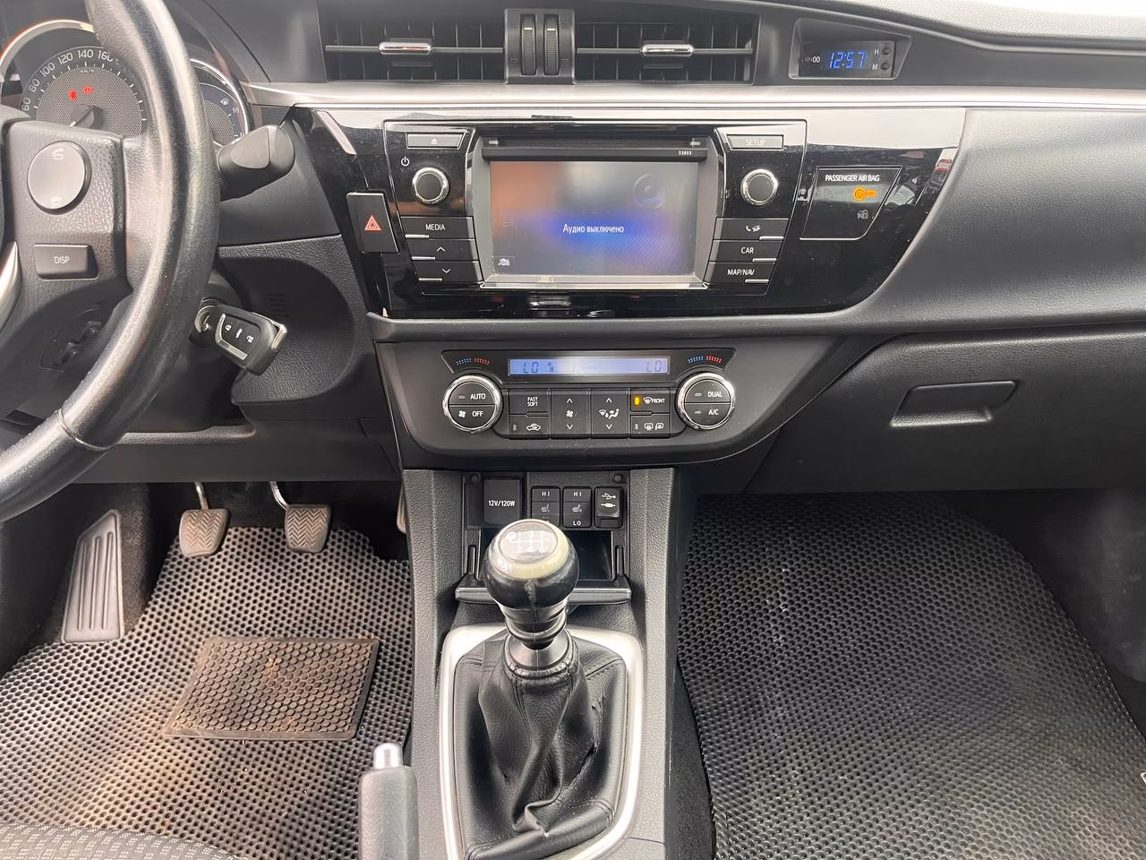 Toyota Corolla фото 14
