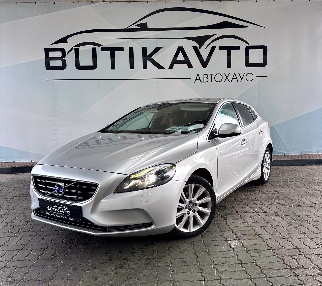 Volvo V40 фото 3