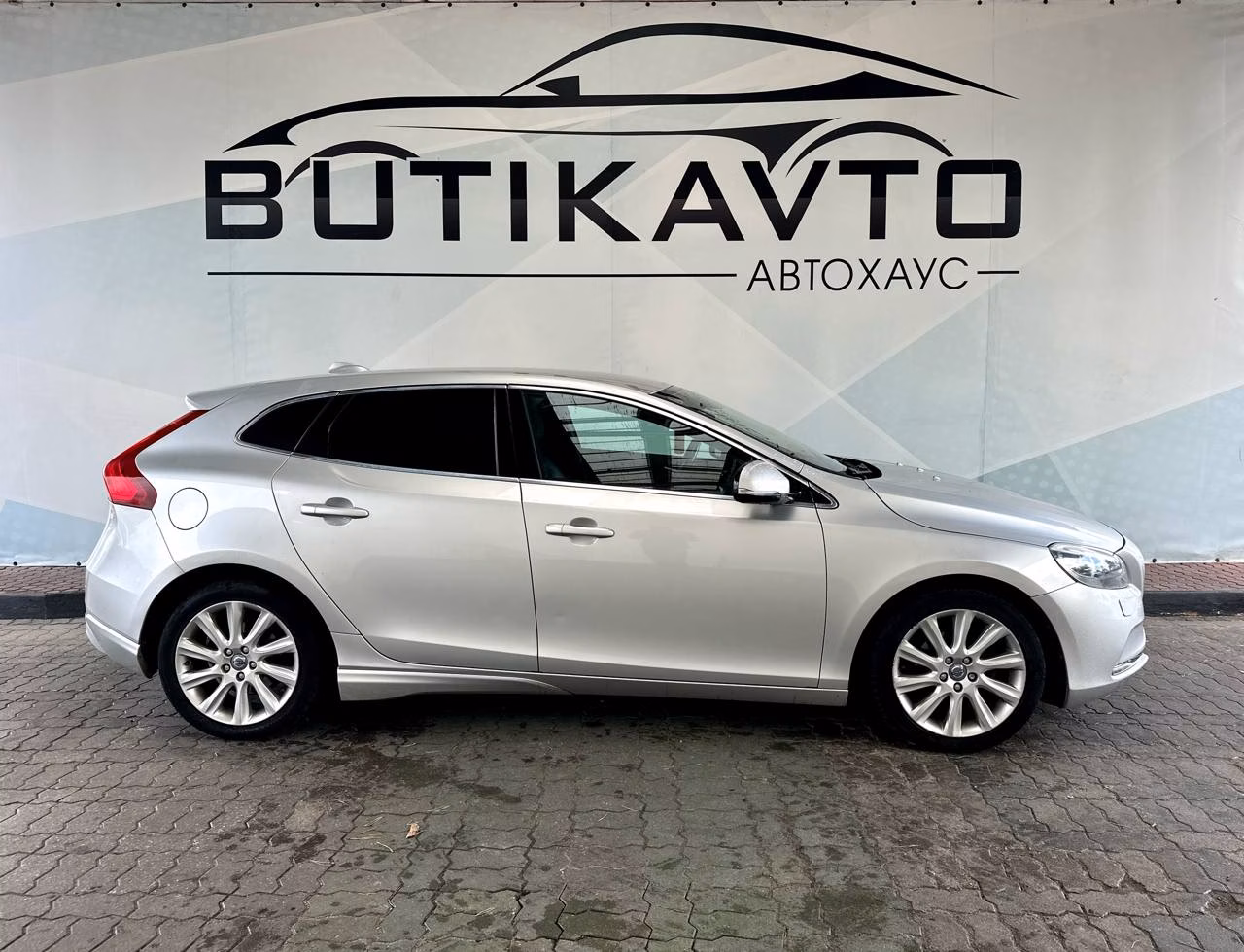 Volvo V40 фото 8