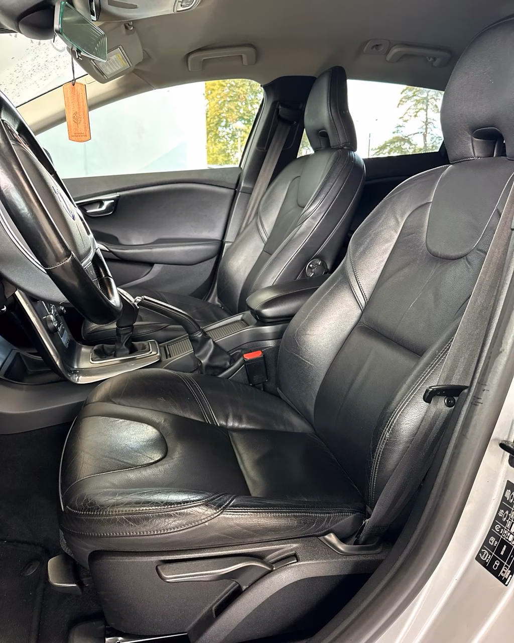 Volvo V40 фото 10