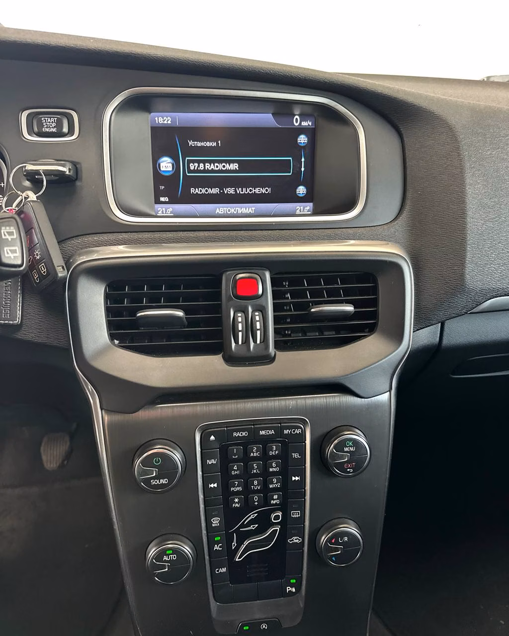 Volvo V40 фото 13