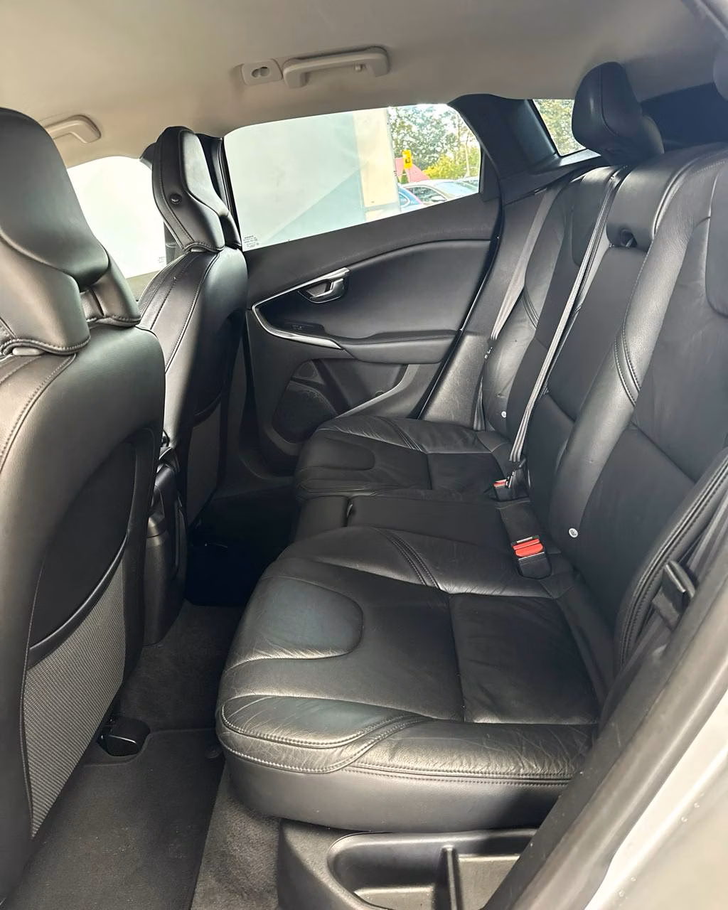 Volvo V40 фото 14