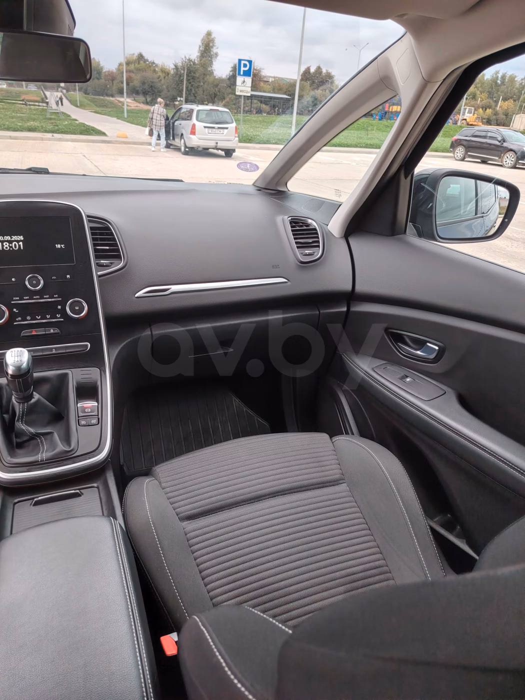 Renault Grand Scenic фото 11