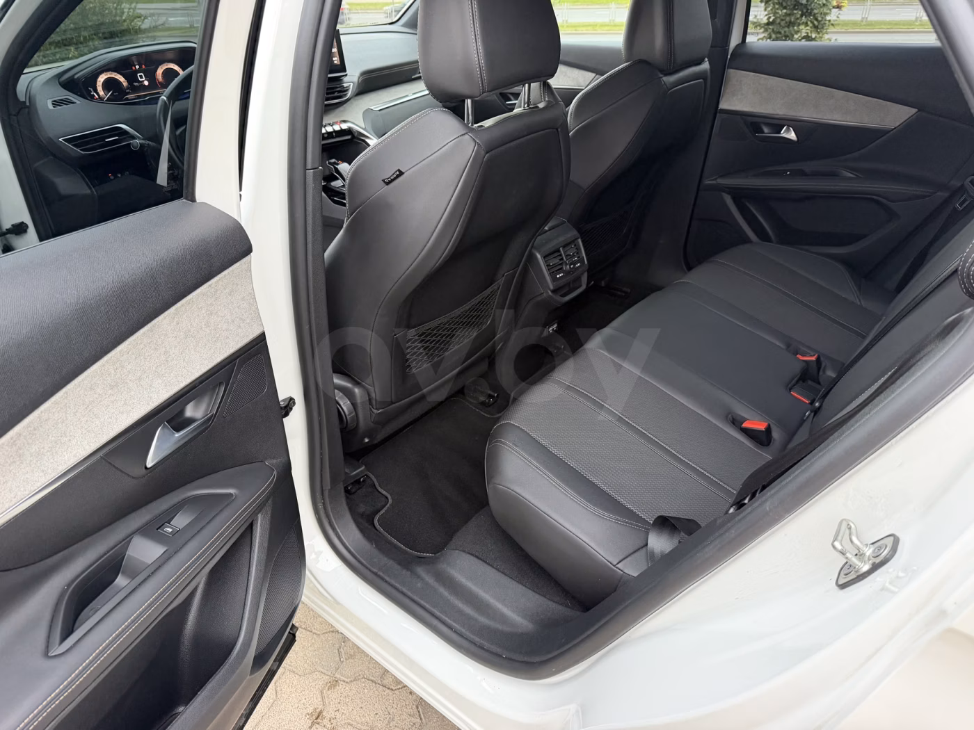 Peugeot 3008 фото 12