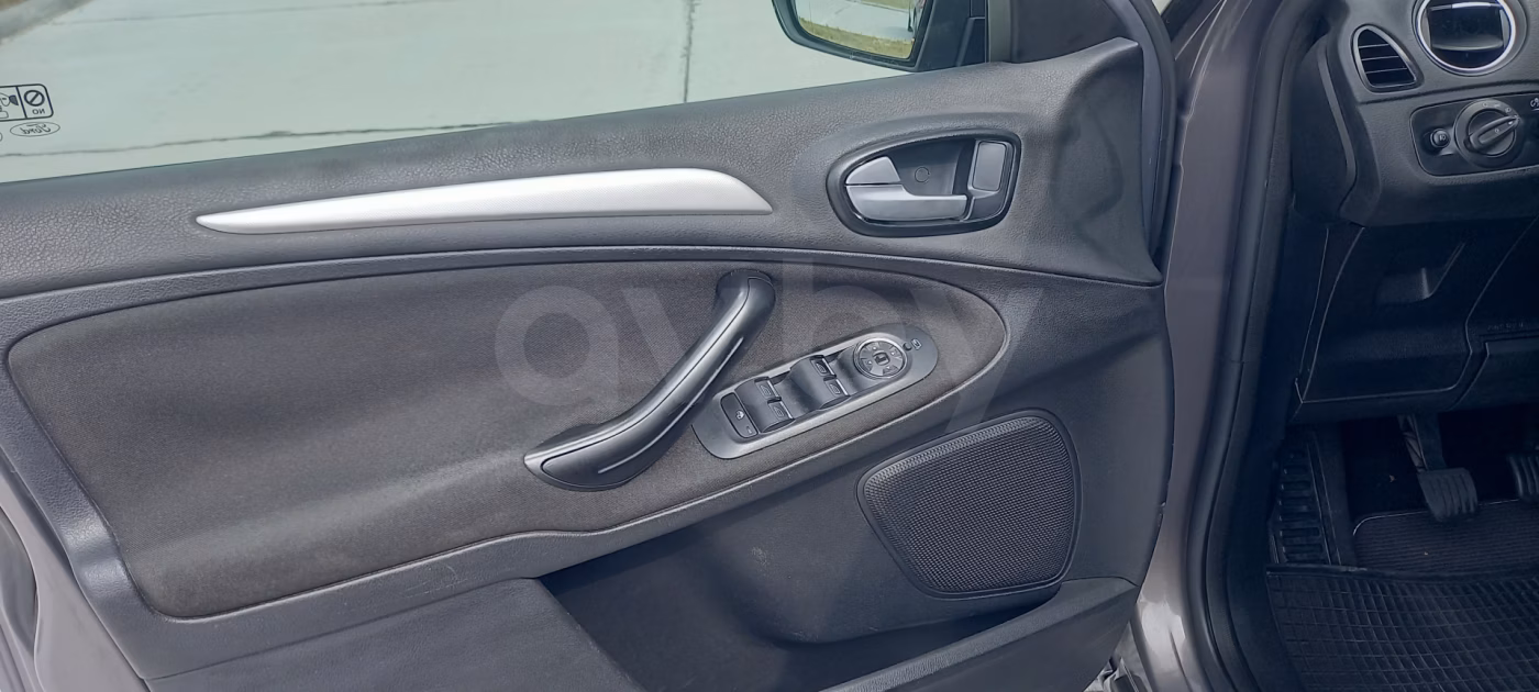 Ford S-MAX фото 10