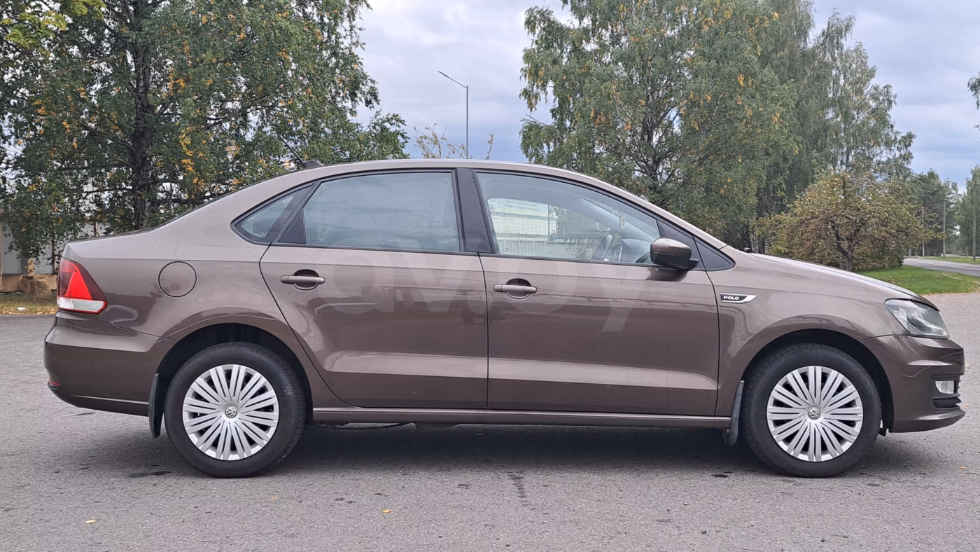 Volkswagen Polo Sedan фото 4