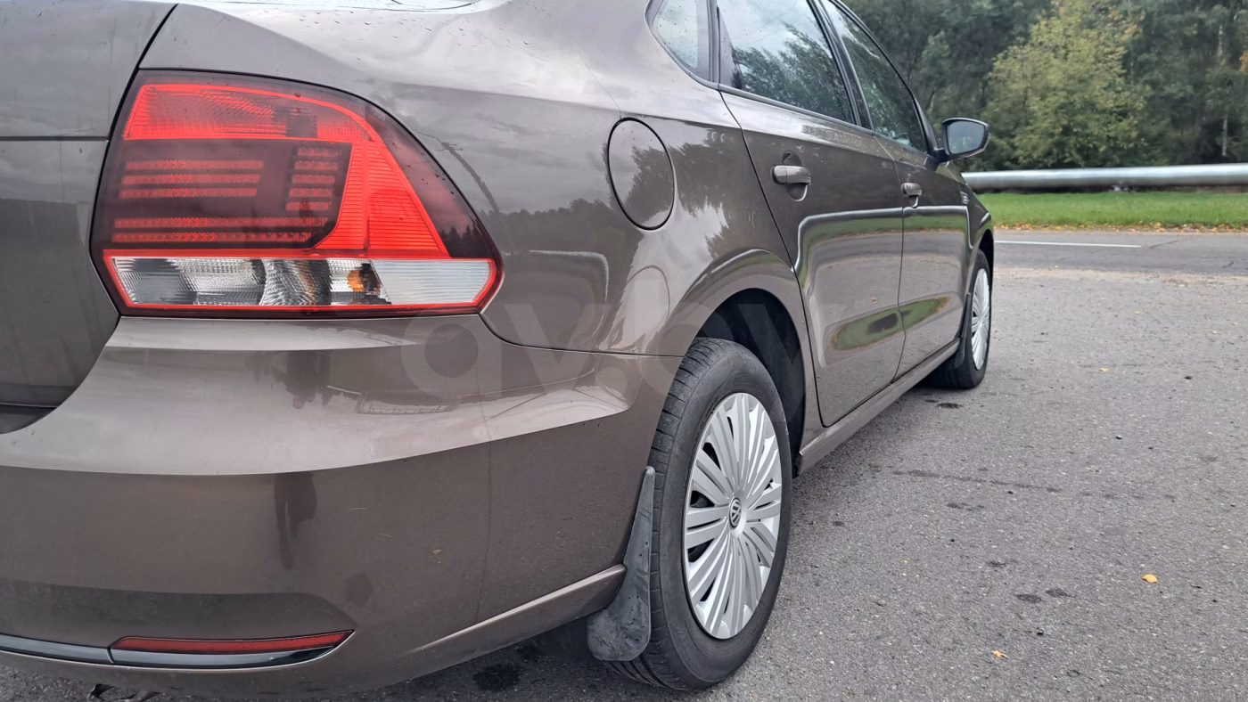 Volkswagen Polo Sedan фото 8