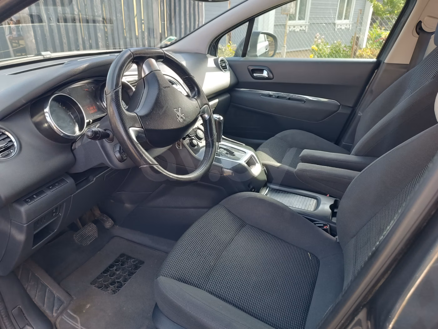 Peugeot 5008 фото 8