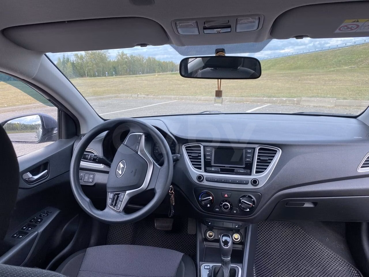 Hyundai Accent фото 5